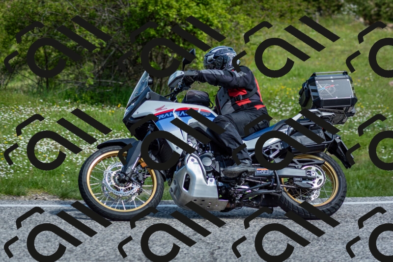 202505181019-DSC_7243_c2