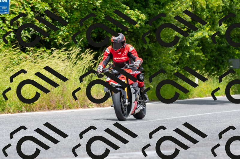 20250518123126-R020871_r2