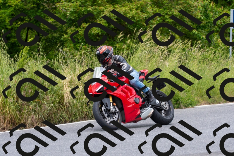 20250518123239-R020901_r2