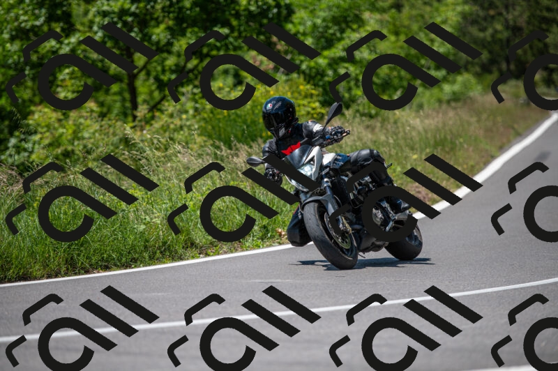 202505241200-M22_5286_m2_