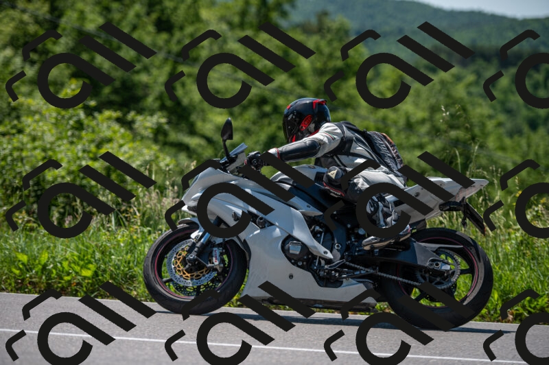 202505241200-M22_5292_m2_