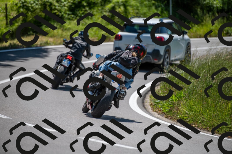 202505241200-M22_5297_m2_