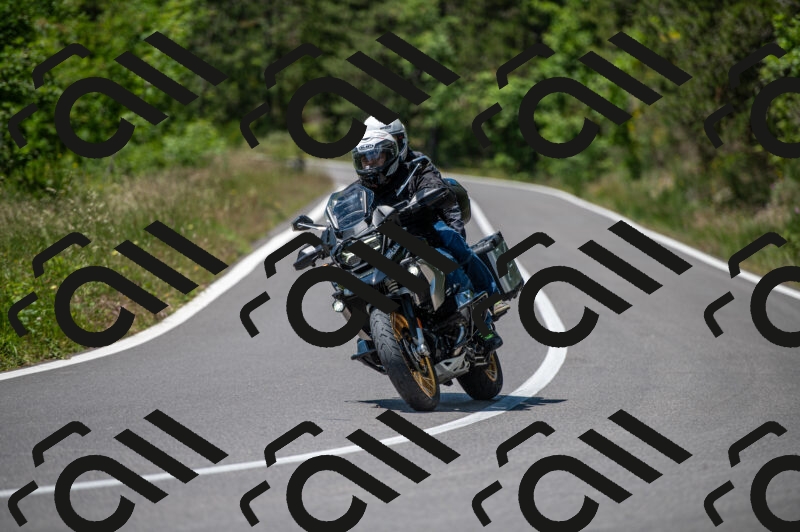 202505241205-M22_5318_m2_