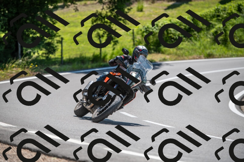 202505241209-M22_5335_m2_