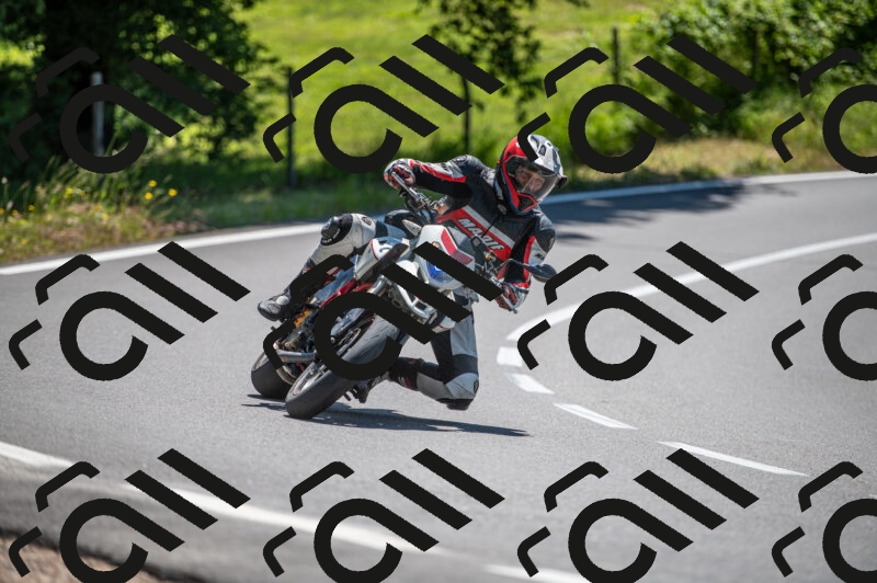 202505241209-M22_5340_m2_