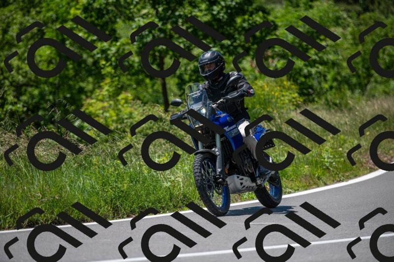 202505241210-M22_5365_m2_