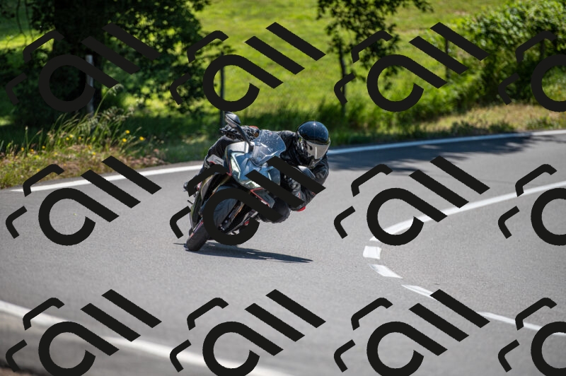 202505241211-M22_5379_m2_