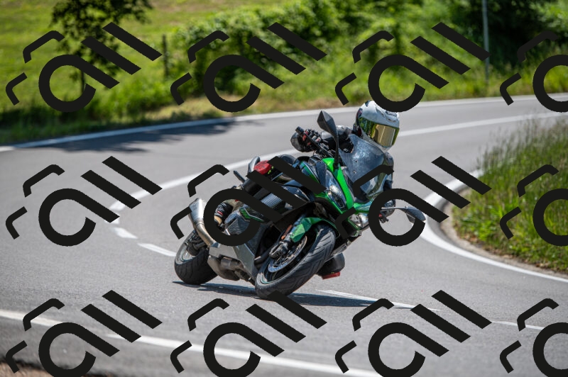 202505241212-M22_5398_m2_