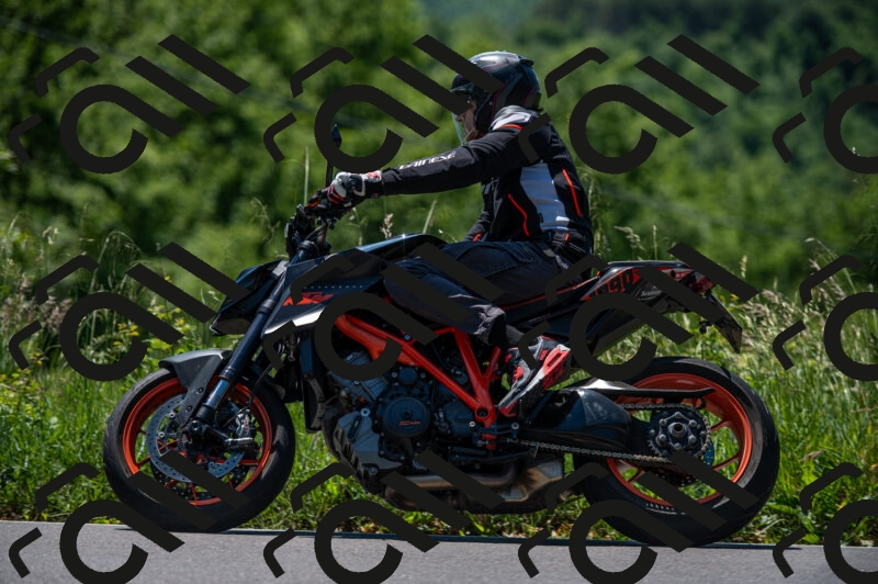 202505241213-M22_5424_m2_