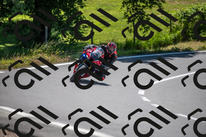 202505241214-M22_5443_m2_