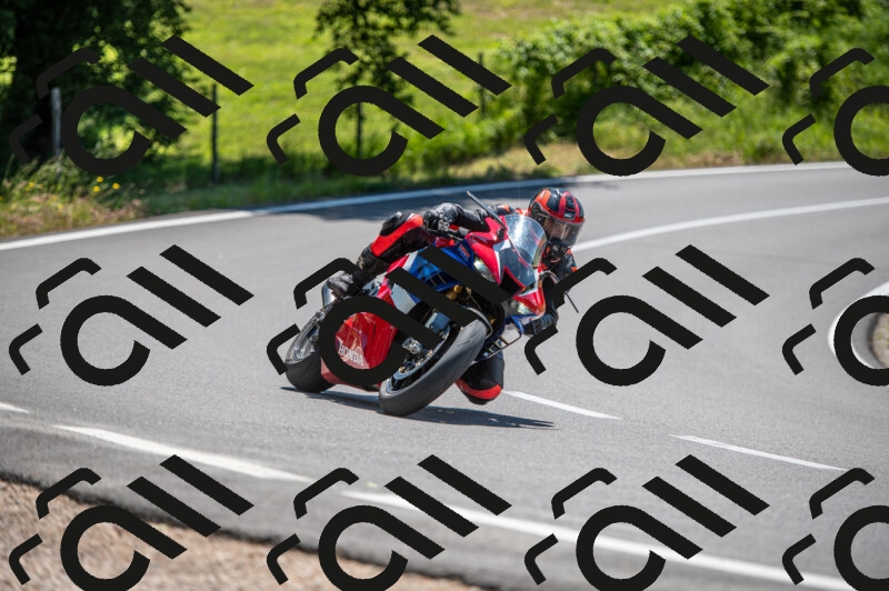 202505241214-M22_5444_m2_