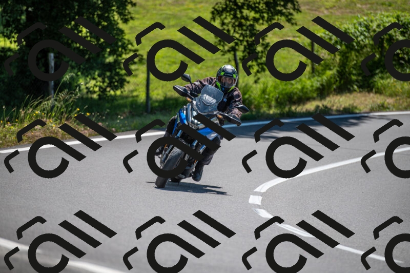 202505241215-M22_5455_m2_