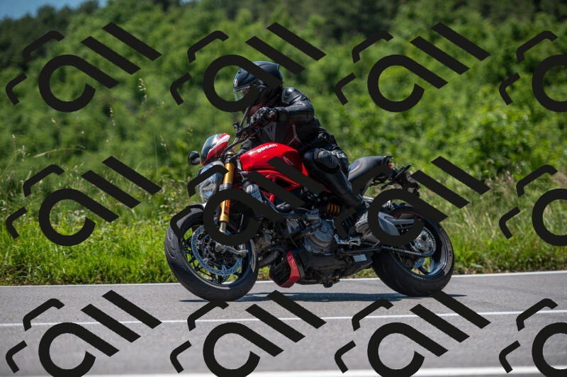 202505241216-M22_5464_m2_