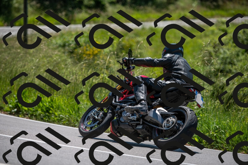 202505241216-M22_5465_m2_