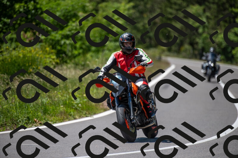 202505241217-M22_5473_m2_