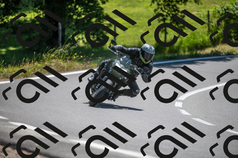 202505241221-M22_5484_m2_