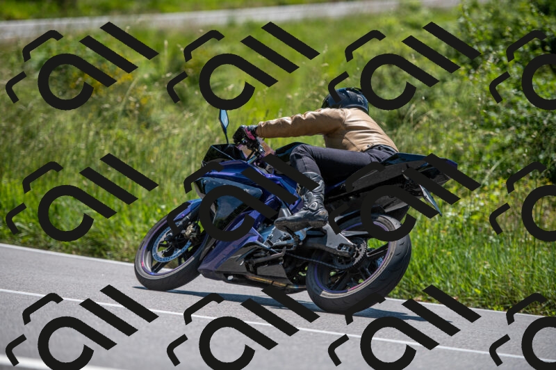 202505241223-M22_5489_m2_