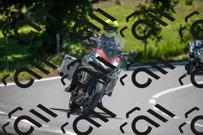 202505241223-M22_5491_m2_