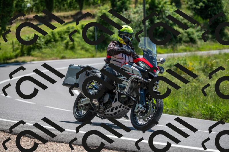 202505241223-M22_5492_m2_