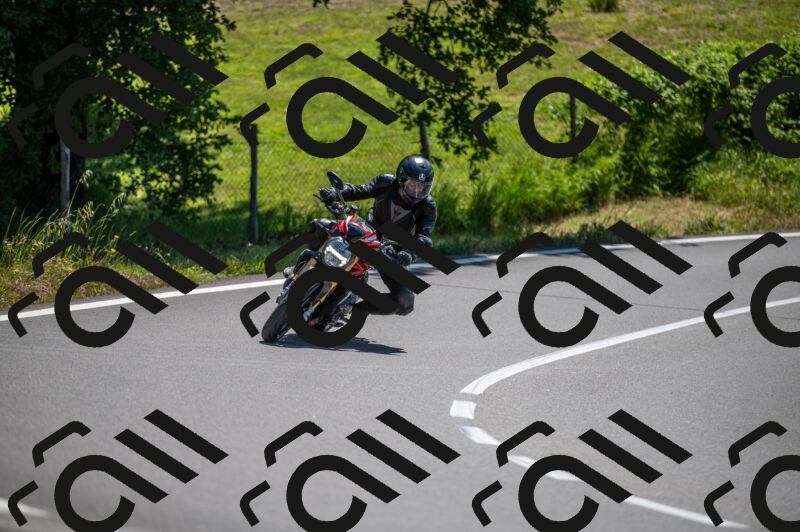 202505241235-M22_5527_m2_