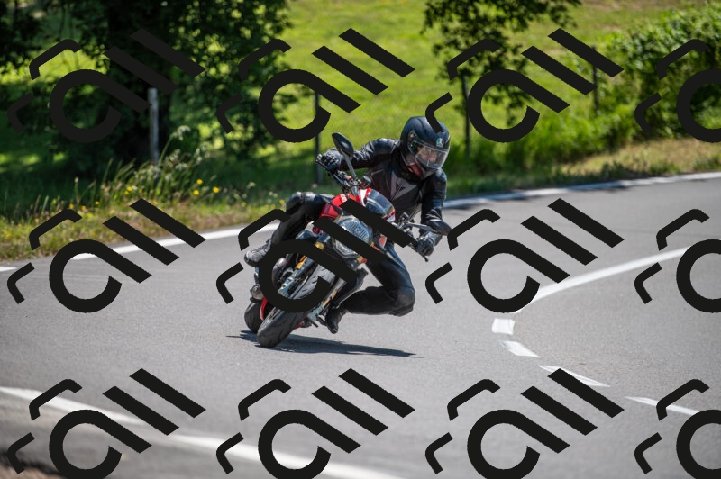 202505241235-M22_5528_m2_