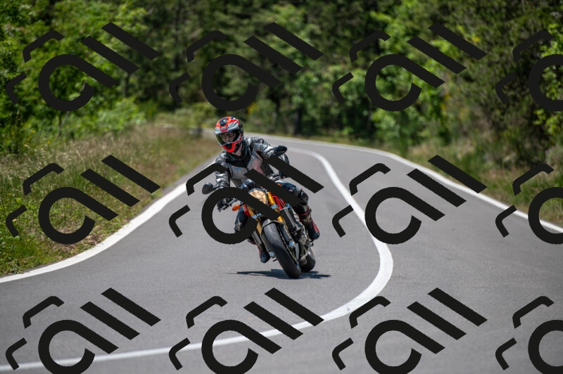 202505241241-M22_5559_m2_