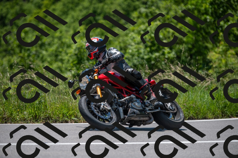 202505241241-M22_5560_m2_