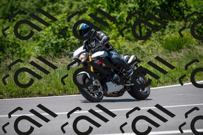 202505241247-M22_5587_m2_