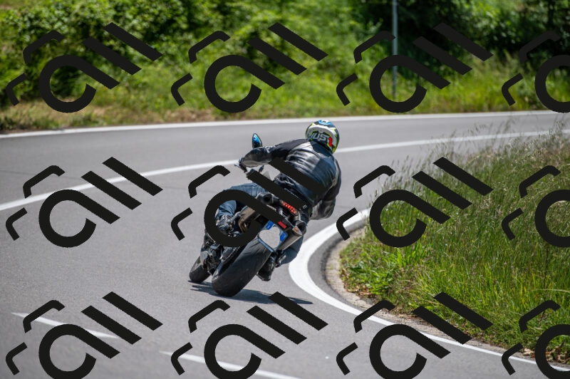 202505241247-M22_5589_m2_