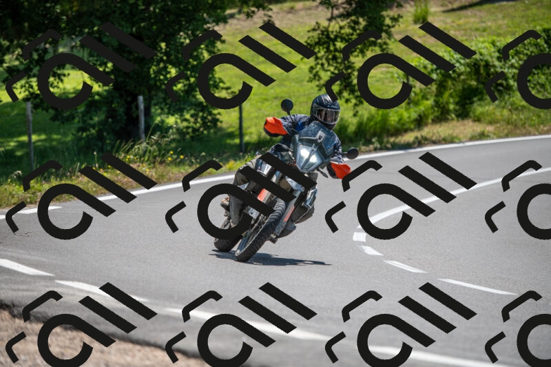 202505241248-M22_5593_m2_