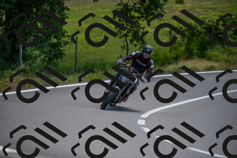 202505241249-M22_5596_m2_