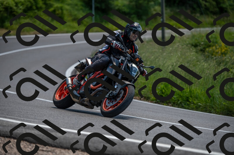 202505241249-M22_5597_m2_