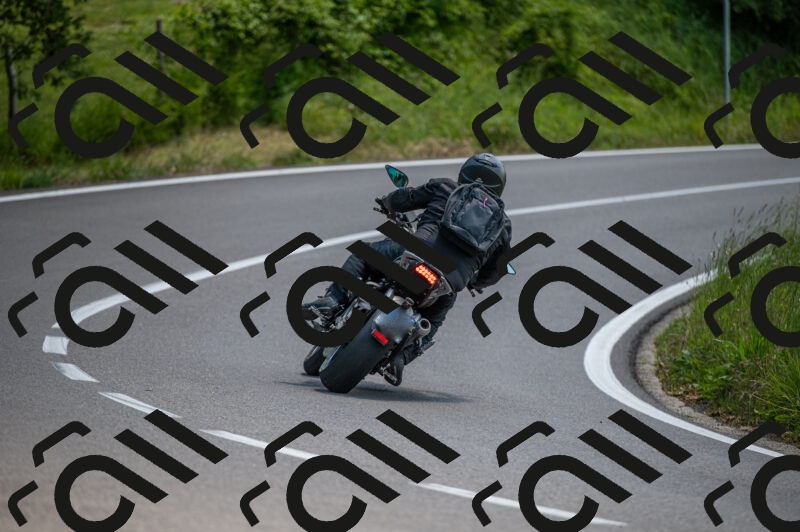 202505241251-M22_5609_m2_