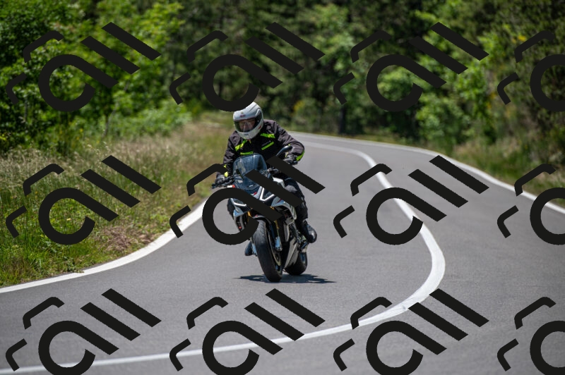 202505241254-M22_5613_m2_