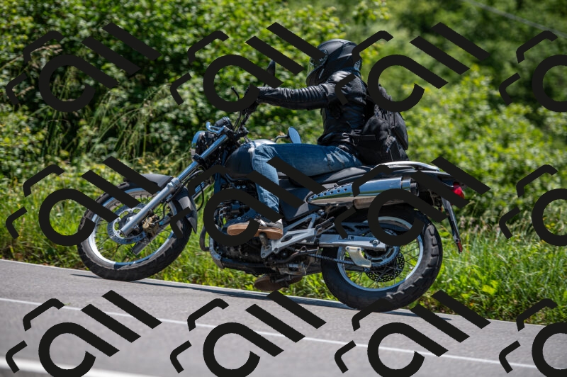 202505241300-M22_5641_m2_