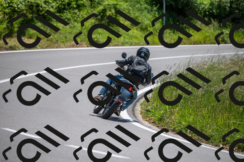 202505241300-M22_5642_m2_