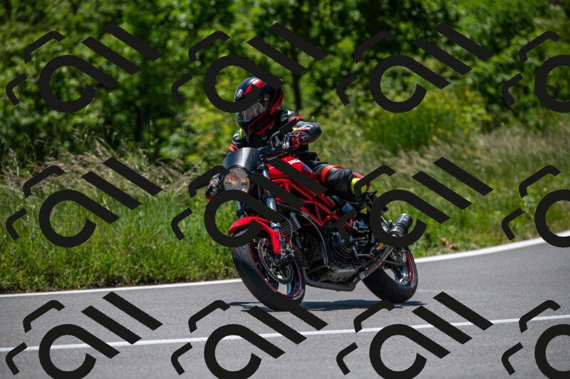 202505241304-M22_5651_m2_