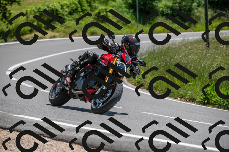 202505241306-M22_5658_m2_