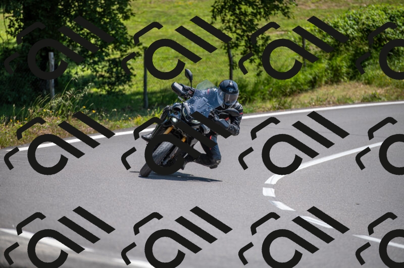 202505241316-M22_5675_m2_