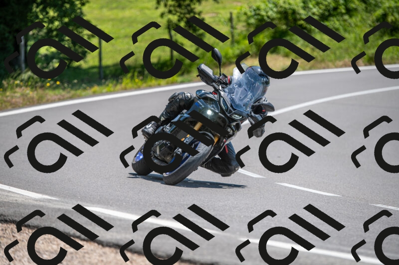 202505241316-M22_5676_m2_