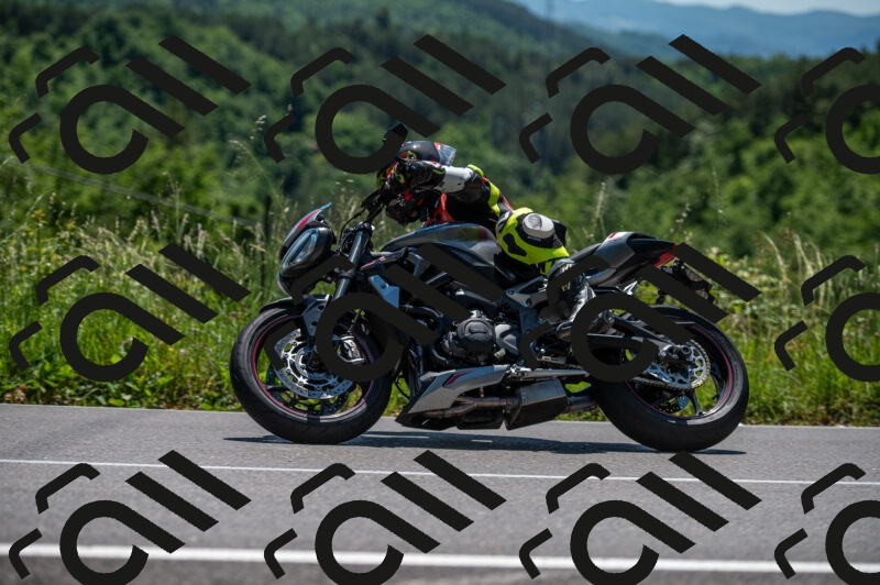 202505241325-M22_5695_m2_