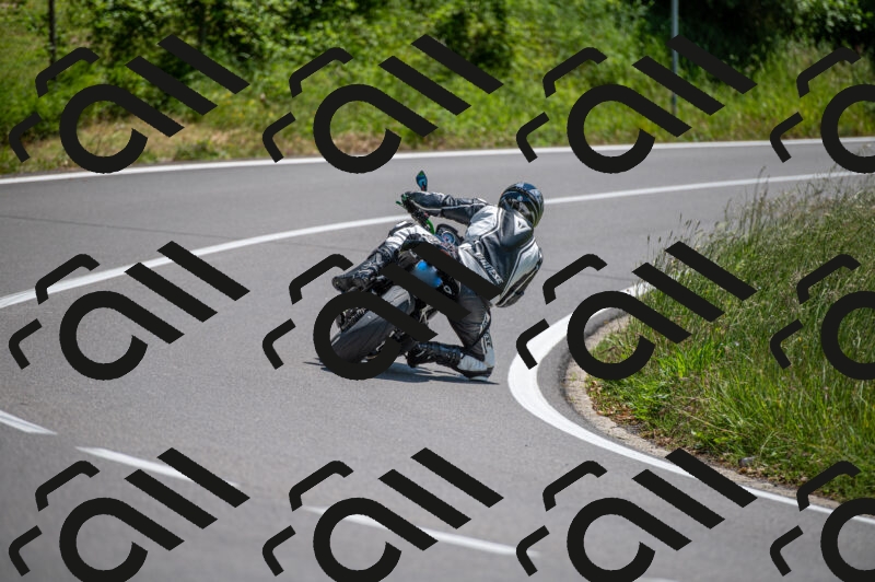 202505241325-M22_5701_m2_