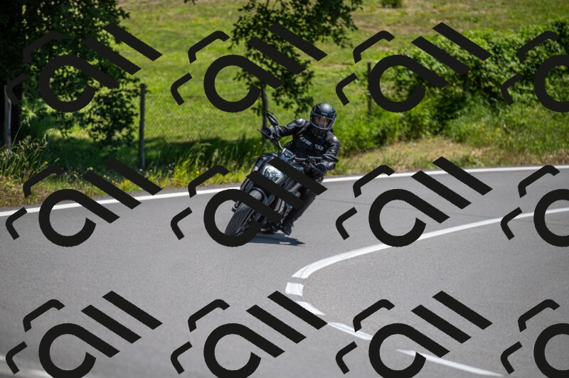 202505241330-M22_5708_m2_