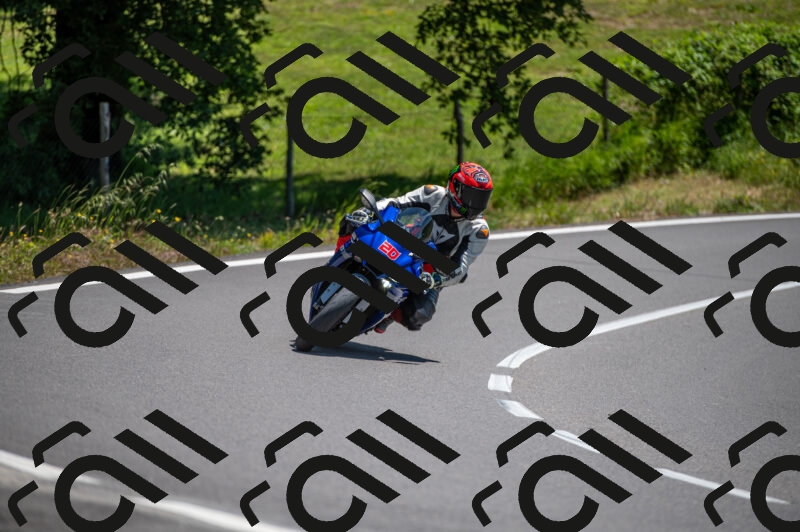 202505241330-M22_5712_m2_