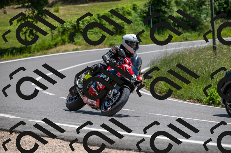 202505241330-M22_5722_m2_