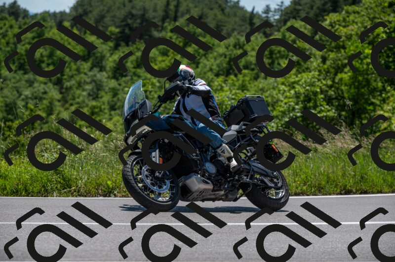 202505241337-M22_5741_m2_