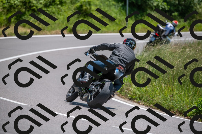 202505241337-M22_5745_m2_