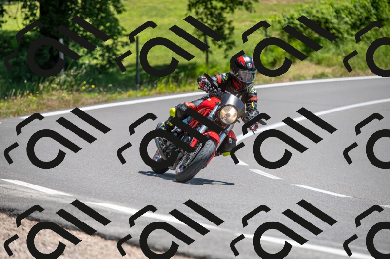 202505241342-M22_5768_m2_