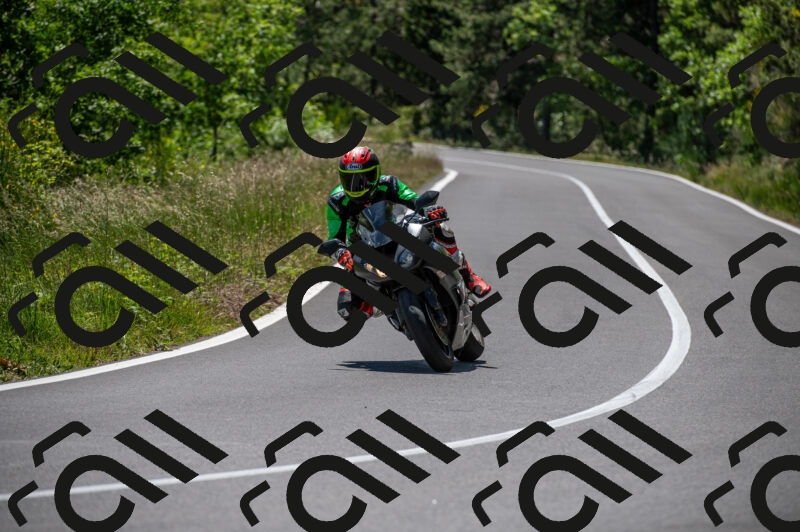 202505241349-M22_5777_m2_