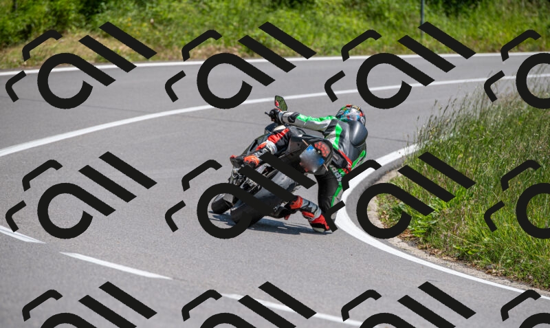 202505241349-M22_5781_m2_